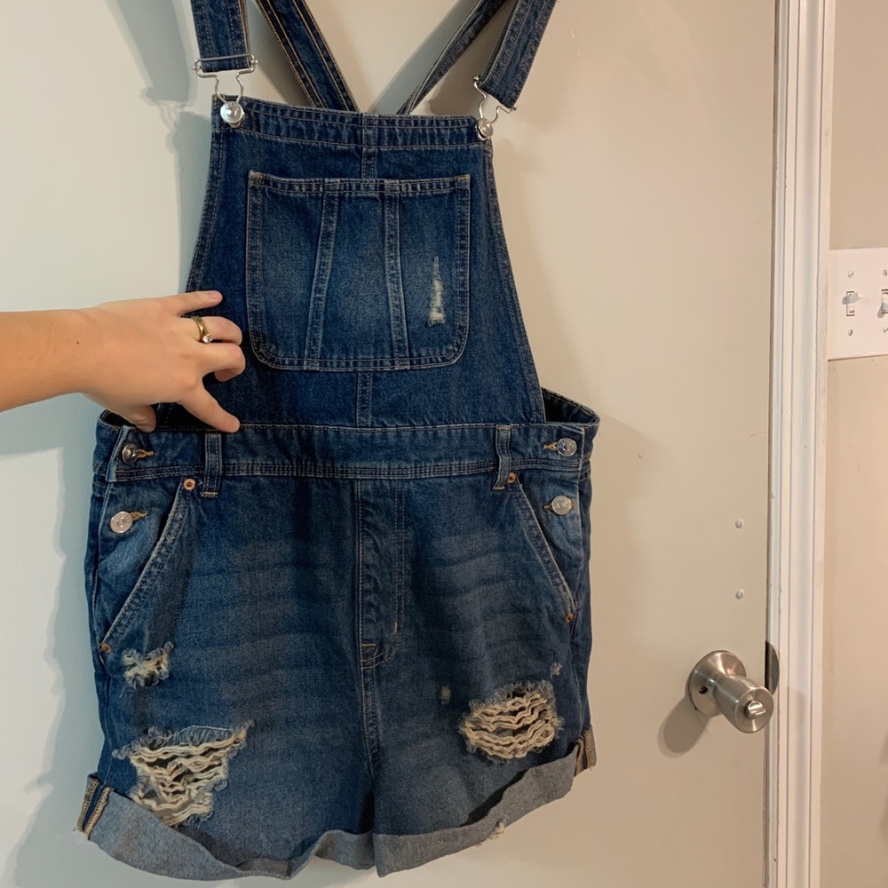 H&M’s shorts overalls